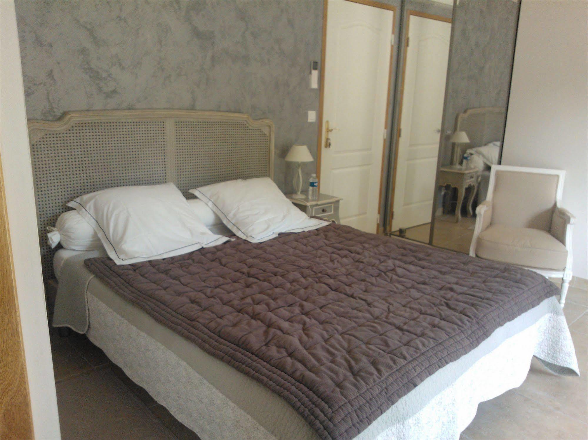 Bed and Breakfast Relais De L'Alsou- Piscine Labastide-en-Val Экстерьер фото